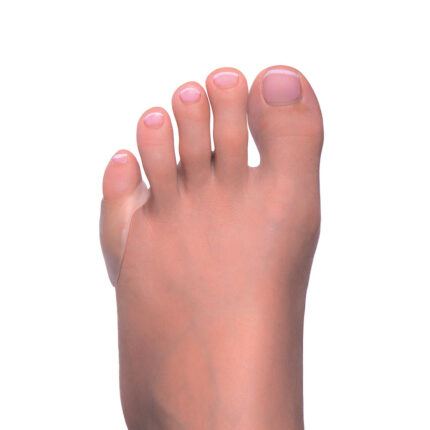 Protezione 5° dito1 PezzoGel polimerico.Ideale per la protezione del 5° dito.Aiuta a proteggere la protuberanza ossea alleviando la pressione e l'attrito esercitato dalla scarpa.Caratteristiche: 	lavabile e riutilizzabile; 	dispositivo medico; 	massimo comfort; 	si adatta perfettamente alla forma del piede; 	protegge le zone doloranti; 	previene la formazione di callosità; 	antiscivolo e poco percettibile; 	pelle morbida ed elastica; 	presenza di oli minerali che ammorbidiscono e proteggono le zono in cui vengono a contatto.Modo d'uso: Lavare con acqua tiepida.Asciugare all'aria.Spolverare leggermente le superfici del gel con talco.Indossare il prodotto per un massimo di 16 ore al giorno.Non utilizzare su ferite aperte.I diabetici e le persone con problemi circolatori devono consultare un medico prima dell'uso. Specifiche tecniche:Quantità: 1 pezzoContenuto13633 - Protezione gel