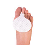 <p><strong>CUSCINETTO METATARSALE GOMMAPIUMA TG. S PZ 2</strong></p><p>Riduzione della pressione nella zona dell'avampiede grazie al cuscinetto in schiuma.<br />Adattamento ottimale al profilo del piede.<br />Allevia la pressione sotto la pianta del piede.<br />Perfetta aderenza al piede grazie al passante in gomma per il secondo dito.<br />Delicato sulla pelle.</p><p>Disponibile in due misure:</p><ul><li>TG. S: 85 x 80 x spes. 7 mm</li><li>TG. L: 120 x 87 x spes. 7 mm</li></ul><p>Note: indossare il prodotto per un massimo di 16 ore al giorno. Non utilizzare su ferite aperte. Solo per uso esterno. Tenere lontano dalla portata dei bambini. Indossare i cuscinetti per l'avampiede solo in coppia (per evitare differenze nella lunghezza delle gambe). I diabetici e le persone con disturbi circolatori devono consultare un medico prima dell'uso.</p><p><strong>Contenuto</strong></p><p>1x 13820 (cuscinetto metatarsale)</p><p><strong>CUSCINETTO METATARSALE GOMMAPIUMA TG. L PZ 2</strong></p><p>Riduzione della pressione nella zona dell'avampiede grazie al cuscinetto in schiuma.<br />Adattamento ottimale al profilo del piede.<br />Allevia la pressione sotto la pianta del piede.<br />Perfetta aderenza al piede grazie al passante in gomma per il secondo dito.<br />Delicato sulla pelle.</p><p>Disponibile in due misure:</p><ul><li>TG. S: 85 x 80 x spes. 7 mm</li><li>TG. L: 120 x 87 x spes. 7 mm</li></ul><p>Note: indossare il prodotto per un massimo di 16 ore al giorno. Non utilizzare su ferite aperte. Solo per uso esterno. Tenere lontano dalla portata dei bambini. Indossare i cuscinetti per l'avampiede solo in coppia (per evitare differenze nella lunghezza delle gambe). I diabetici e le persone con disturbi circolatori devono consultare un medico prima dell'uso.</p><p><strong>Contenuto</strong></p><p>1x 13821 (cuscinetto metatarsale)</p>