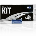 <strong>Kit Manico 2-3</strong><i></i><br /><br /><span data-mce-fragment="1">Kit composto da:</span><br /><ul> 	<li>1 x manico in alluminio misura 2-3;</li> 	<li>1 x dispositivo per montaggio;</li> 	<li>20 lame safe misura 2;</li> 	<li>20 lame safe misura 3.</li></ul><strong>Contenuto<br /></strong>156068 - Kit