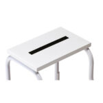  Strisce antiscivoloScaletta per facilitare la salita sul lettino.Struttura realizzata in acciaio verniciato a polvere epossidica bianca.Ripiani realizzati in legno lavabile-antigraffio-antiscivolo.Dotata di due gradini.Specifiche tecnicheDimensioni: 330 x 520 x 350 (h) mmPeso: 4