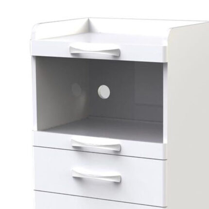 Due cassettiElegante carrello dalla struttura in legno laccato bianco. Dotato di 2 cassetti