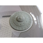 Massaggio alle zone della riflessologia plantareVaschetta piedi 3 in 1: 	regolazione della temperatura dell'acqua; 	massaggio con vibrazione; 	massaggio con bollicine.Dotata di:Compie un intenso massaggio alle zone della riflessologia plantare. 	inserto massaggiante; 	apertura di scarico; 	piedini in gomma antiscivolo; 	intenso massaggio alle zone della riflessologia plantare; 	funzione automatica di riscaldamento.Dimensione adatta fino al n° 44 di scarpe.Specifiche tecnicheDimensioni: 39 x 33 x 13 cmPeso: 1