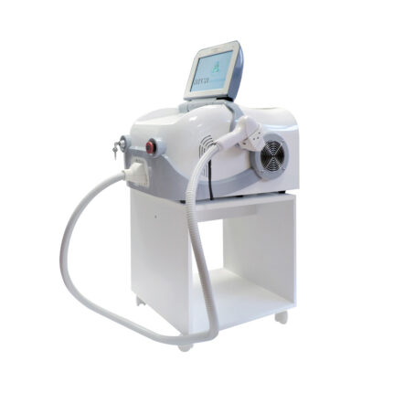 Carrello per apparecchiature50 x 40 x 51 cmCarrello per apparecchiature.Ideale per Laser Diodo P-808S (cod. 250215D).Dotato di: 	colore bianco; 	ruote piroettanti; 	peso 10 Kg; 	dimensioni Lung. 500 x Larg. 400 x H. 510 mmSpecifiche tecnicheColore: biancoPeso: 10 KgDimensioni: Lung. 500 x Larg. 400 x H. 510 mmContenuto1 x 250523 (Carrello)