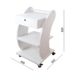 Elegante carrello estetista in legno Made in Arca con struttura in impiallacciato bianco in versione da 2 ripiani. Dotato pratico cassetto con serratura