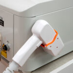 innovare e acquisire competitivit&agrave;. Specifiche tecniche:Tipologia di laser: laser a diodoLunghezza d&rsquo;onda: 808 nmDurata del impulso: 4-300 msFrequenza di emissione: 1-10 HzDensit&agrave; energia: max 40 j/cmClasse laser: 4Display: Tocuh screen a coloriPotenza assorbita: 2000 WPotenza Diodo:600 WSistema di raffreddamento: circolazione forzata aria-acquaPotenza assorbita: 2500 WDimensioni: 430-460-340 (h) (senza accessori e schermo abbassato) 460-600-530 (h) (senza accessori e schermo rialzato)Peso: 29 KgContenuto: 1 x 252064 (Laser 808 4.0)  DISPONIBILE CON FORME DI NOLEGGIO A RISCATTO. PER INFO CONTATTARE IL NOSTRO INCARICATO DI ZONA