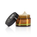 ? VIVI UN'ESPERIENZA SENSORIALE UNICA!  Il Sapore di citronella unito all'olio d'arancia ti rilasseranno e allo stesso tempo doneranno vigore.? UN NUOVO INIZIO PER LE TUE MANI!I principi contenuti rimuovono delicatamente ed efficacemente le tracce di pelle morta.