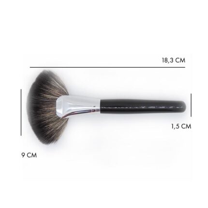 3 cmPennello per cipria e terra con setole sintetiche e di capra.Effetto uniforme su tutto il viso.Specifiche tecnicheDimensioni: Lung. 18