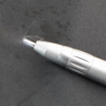 base in acciaio 	5 livelli di nebulizzazione 	10 livelli di velocità regolabile 	Visualizzazione ore di lavoro 	Display touchscreen a colori 8” 	Classe isolamento: 1 	Temperatura manipolo: max 35°C 	Dimensioni: 240 x 380 x 220 (h) mm 	Peso: 6 kg Contenuto1 x 602159 (micromotore con nebulizzazione Eudora)