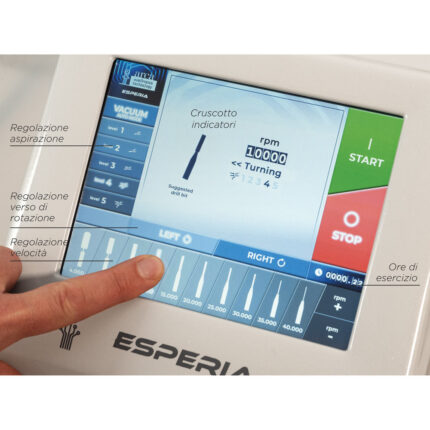 progettato ed assemblato da Arca Wellness Company.Comando a pedale ON/OFFSistema di sostituzione della fresa pull-out / push-inControllo velocit&agrave; e verso di rotazione e livello di aspirazioneModalit&agrave; di aspirazione automatica o manualeAccesso frontale al sacchetto di aspirazioneSupporto manipolo da tavoloCARATTERISTICHE MANIPOLO: Manipolo con sistema di aspirazioneCon pulsante ON/OFF integrato Peso 110 g