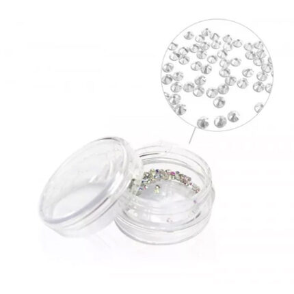 Mini Swarovski - Crystal100 pezzi Mini Swarovski per Nail art.Ideale per donare alle unghie un'esclusiva lucentezza ed un tocco di originalità.Dotato di taglio a fondo piatto per un’applicazione perfetta sia su unghie naturali che ricostruite.Metodo di applicazione:Applicare i cristalli su un top coat senza dispersione o gel colla