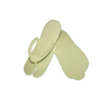 infradito.Infradito termale.Disponibile in taglia unica.Ciabatte: 	igieniche; 	pratiche; 	sicure.Ideali per le Spa.Colorazione bianca.Monouso.Specifiche tecnicheColorazione: biancaTaglia: unicaCapacità: 50 pezziMonousoContenuto650069 ( Infradito termale antiscivolo ).