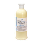 <strong>Emulsione fluida - Camomilla e Vaniglia<br /></strong><i>500 ml<br /></i><br />Emulsione fluida:<br /><ul> 	<li>a base di estratti vegetali di Camomilla e Vaniglia;</li> 	<li>aiuta a ristabilire il giusto grado di idratazione;</li> 	<li>assorbimento rapido;</li> 	<li>ideale come prodotto post epilazione e come crema dopo bagno per tutto il corpo;</li> 	<li>formato 500 ml.</li></ul>Pelle:<br /><ul> 	<li>liscia;</li> 	<li>morbida;</li> 	<li>tonica;</li> 	<li>profumata.</li></ul><strong>Modo d'uso:<br /></strong>Stendere uno strato sottile di emulsione e farlo assorbire completamente mediante movimenti circolari.<br /><br /><strong>Specifiche tecniche</strong><strong><br />Formato</strong>: 500 ml<br /><strong>Made in Italy</strong><br /><br />Contenuto<br />1 x 651141 (emulsione dopo cera)