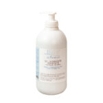 <p>Gel detergente mani - piedi the verde - the nero</p><p>Caratteristiche: prodotto per l&rsquo;igiene profonda di mani e piedi a base di<br>Estratti vegetali di the verde e the nero. Asciuga in fretta e lascia una gradevole<br>Profumo di the verde.</p><p><br>Modo d&rsquo;uso: stendere sulle mani e sui piedi una modica quantit&agrave; di prodotto<br>E far assorbire con un leggero massaggio. Non risciacquare.</p>